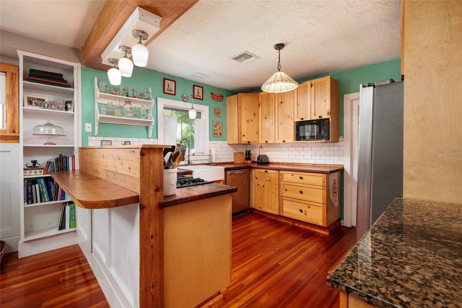 2557 16TH AVE N, ST PETERSBURG, FL, 33713