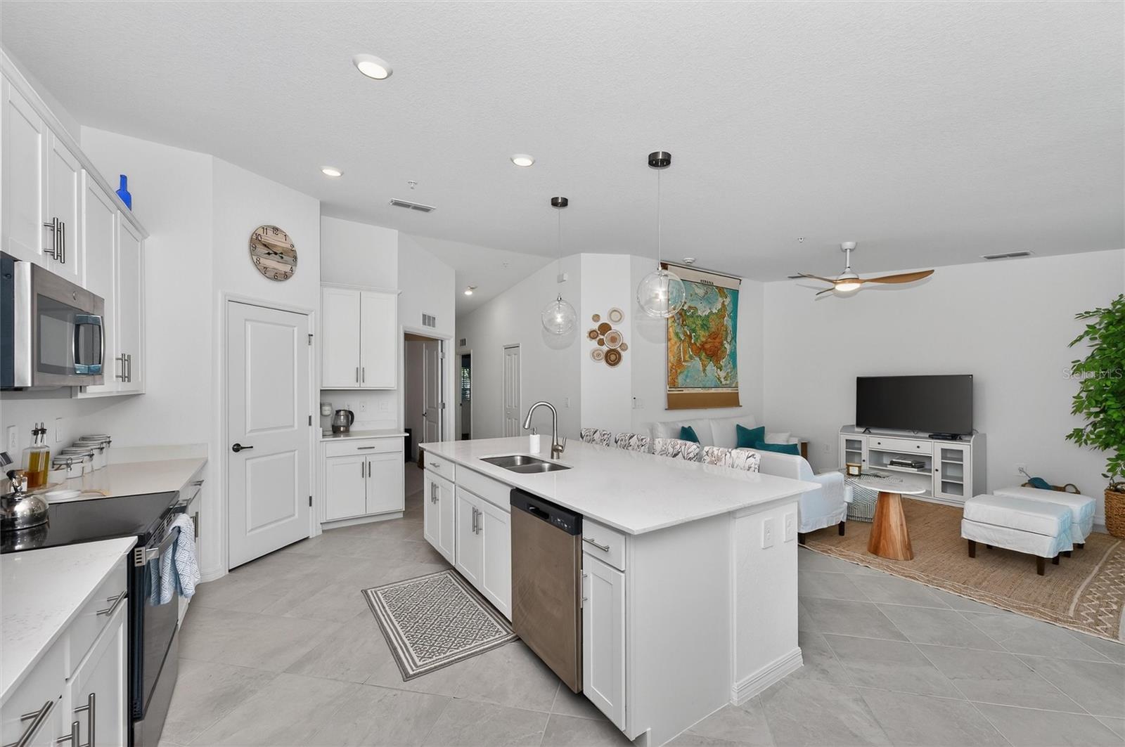 17470 OPAL SAND DR #203, VENICE, FL, 34293