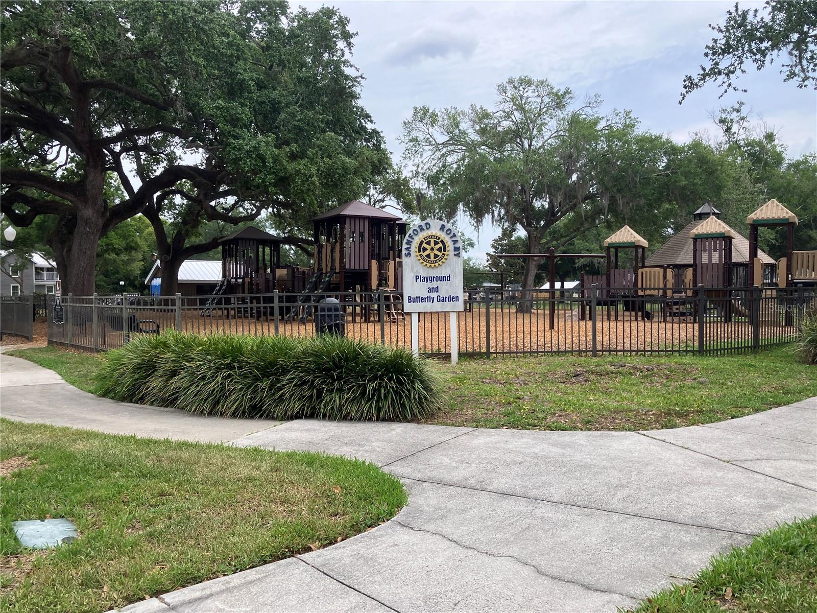 104 W 10TH ST, SANFORD, FL, 32771
