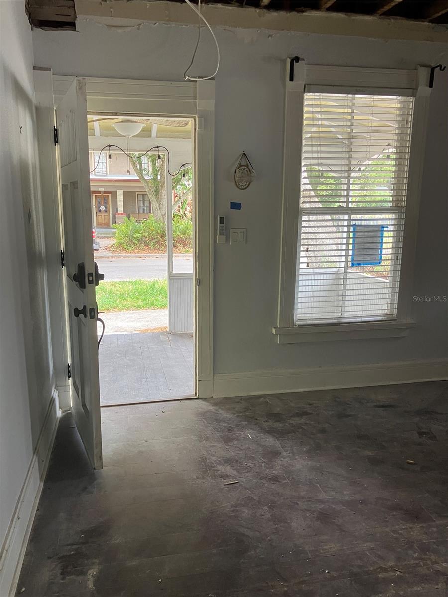 104 W 10TH ST, SANFORD, FL, 32771