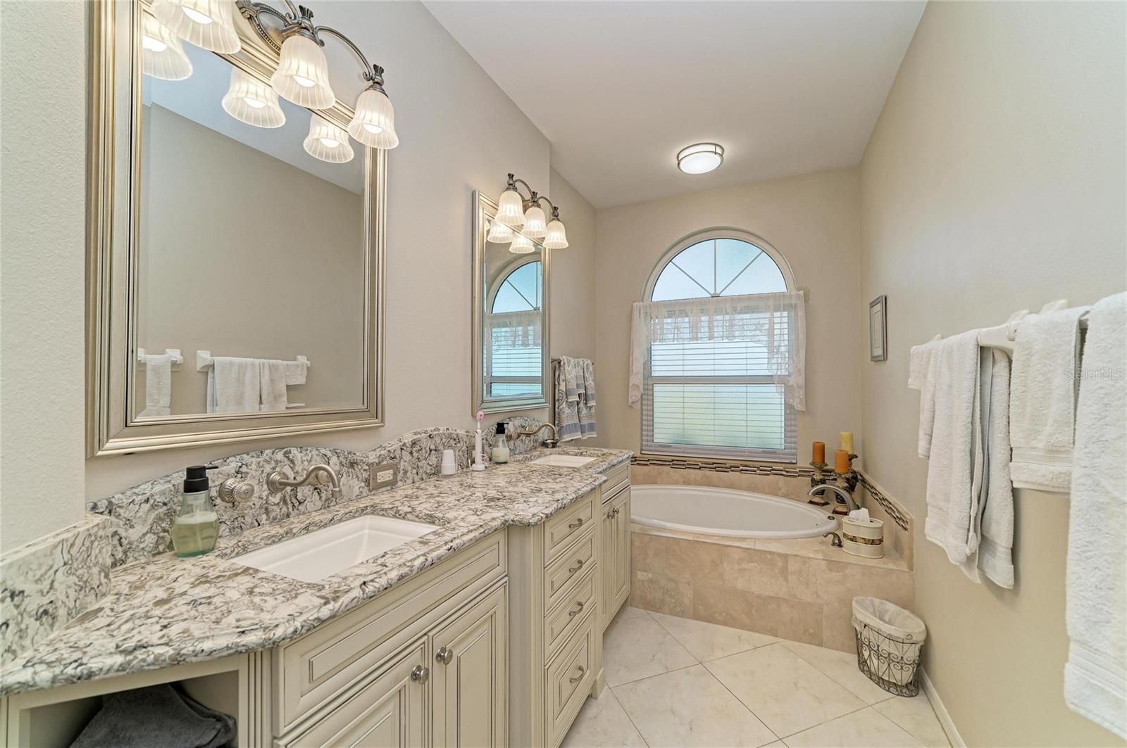 6326 STONE RIVER RD, BRADENTON, FL, 34203
