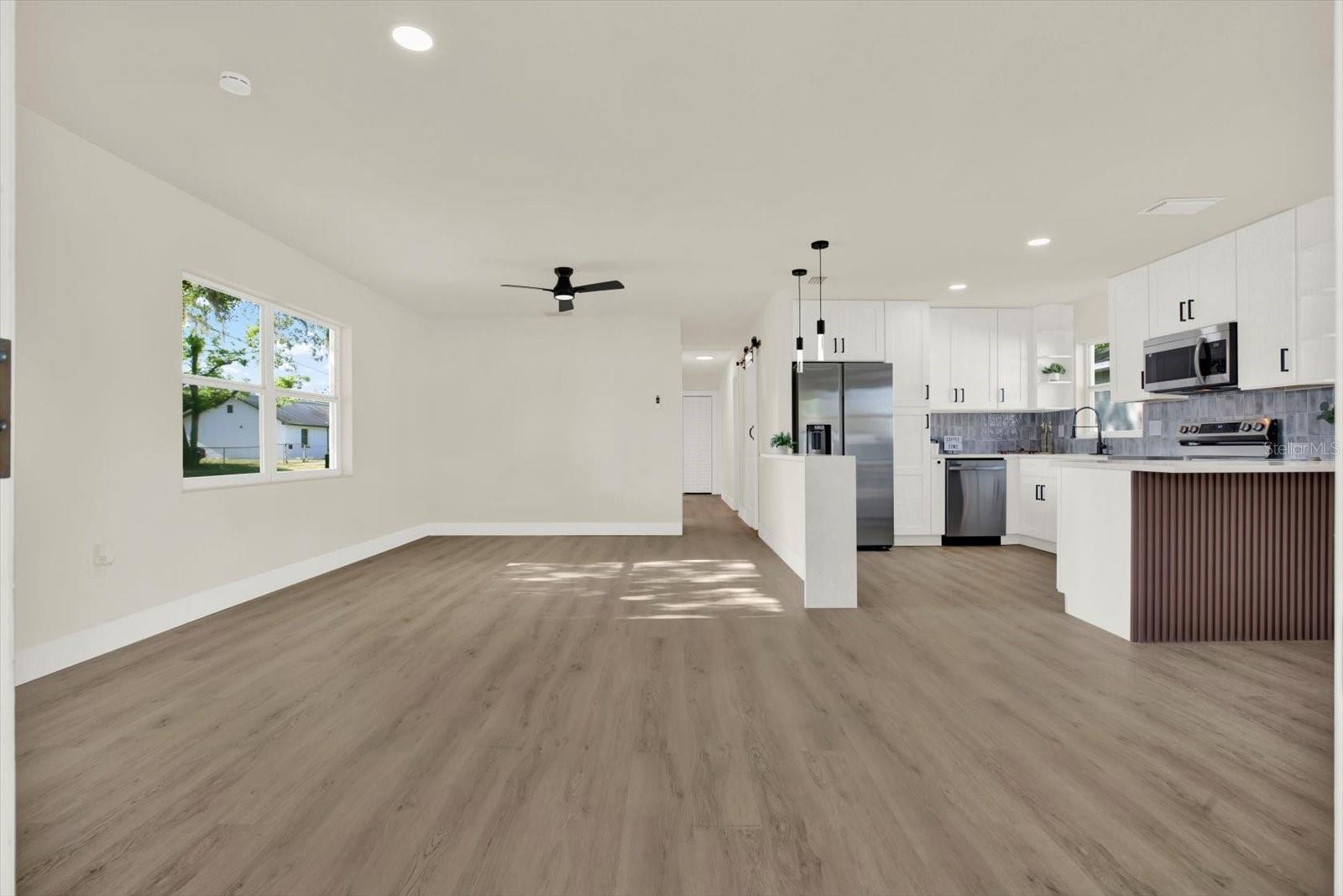 907 E RENFRO ST, PLANT CITY, FL, 33563