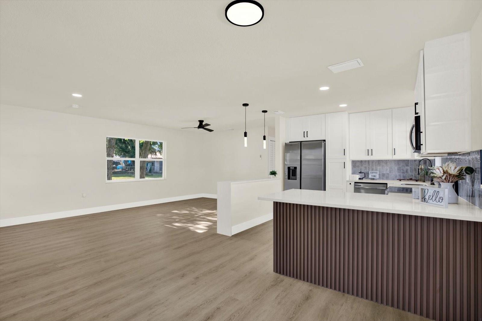 907 E RENFRO ST, PLANT CITY, FL, 33563