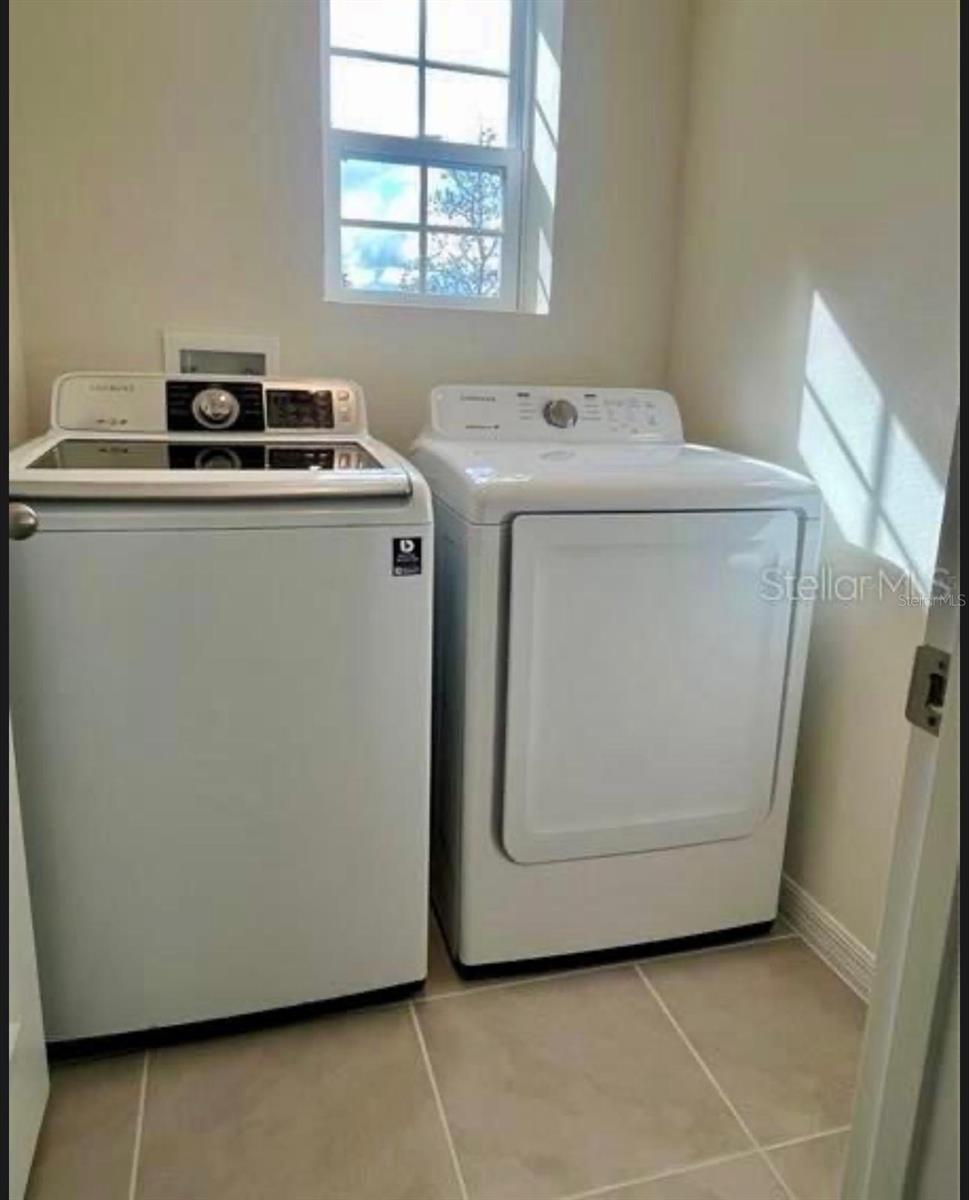 2432 RIBBON FALL AVE, DAVENPORT, FL, 33837