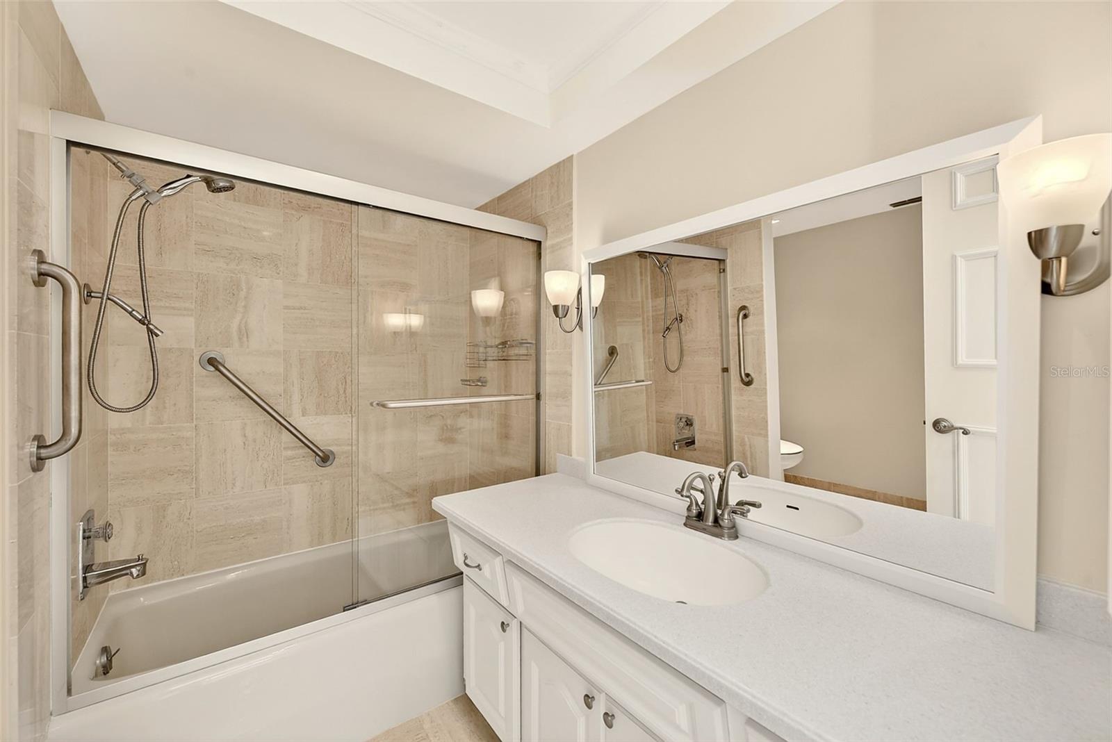 131 BLUFF VIEW DR #401, BELLEAIR BLUFFS, FL, 33770