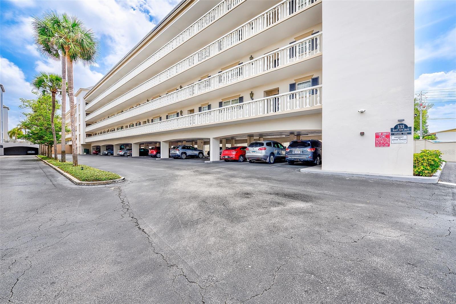131 BLUFF VIEW DR #401, BELLEAIR BLUFFS, FL, 33770