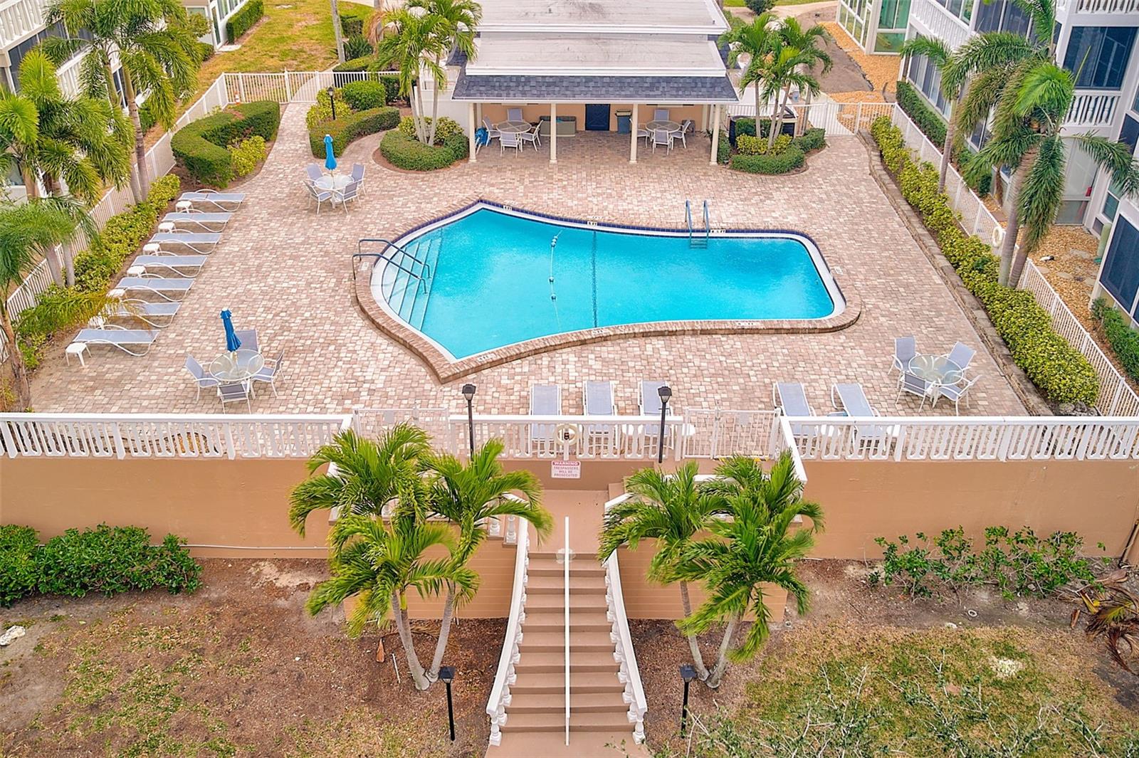 131 BLUFF VIEW DR #401, BELLEAIR BLUFFS, FL, 33770