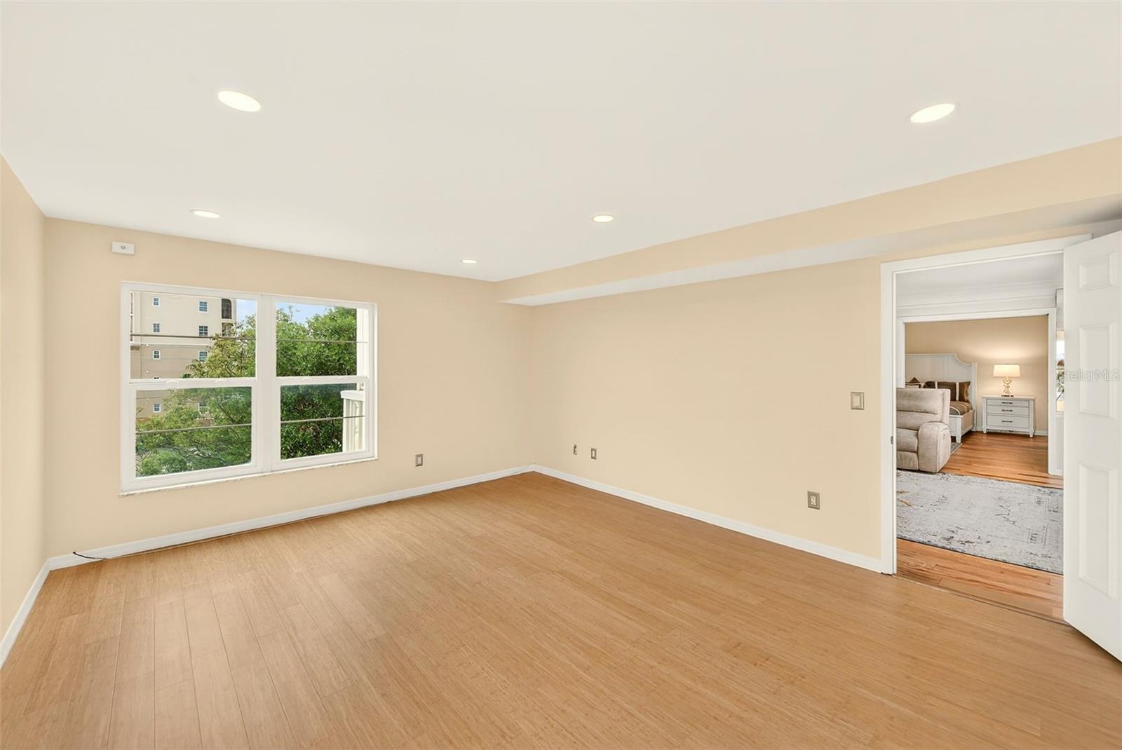 131 BLUFF VIEW DR #401, BELLEAIR BLUFFS, FL, 33770