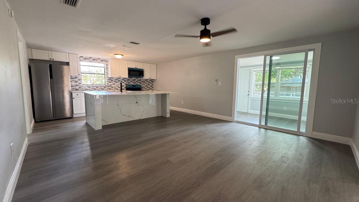 1051 CR 464, LAKE PANASOFFKEE, FL, 33538