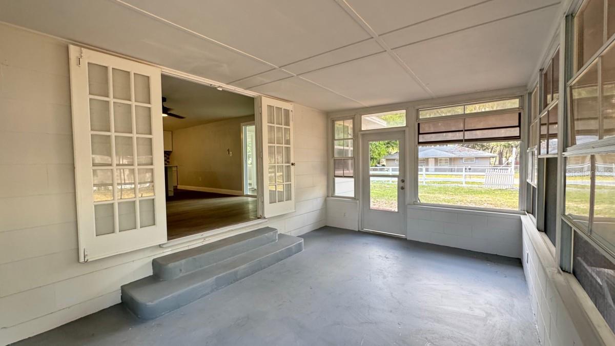 1051 CR 464, LAKE PANASOFFKEE, FL, 33538