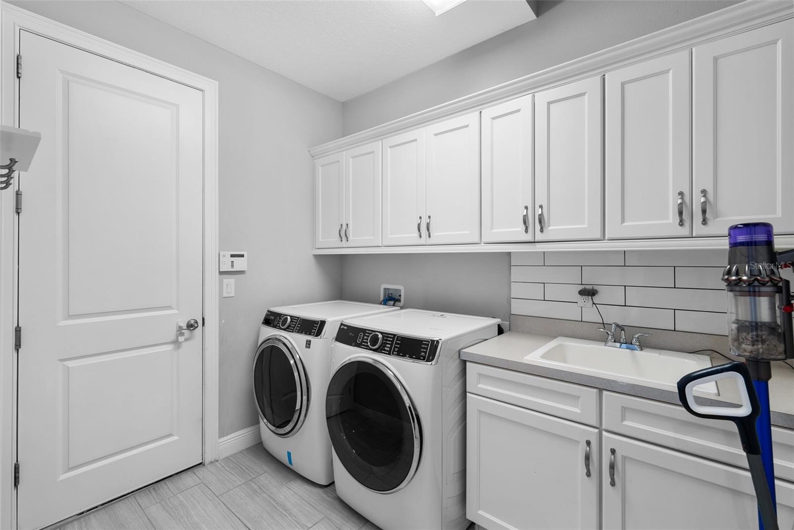 8362 DUNHAM STATION DR, TAMPA, FL, 33647