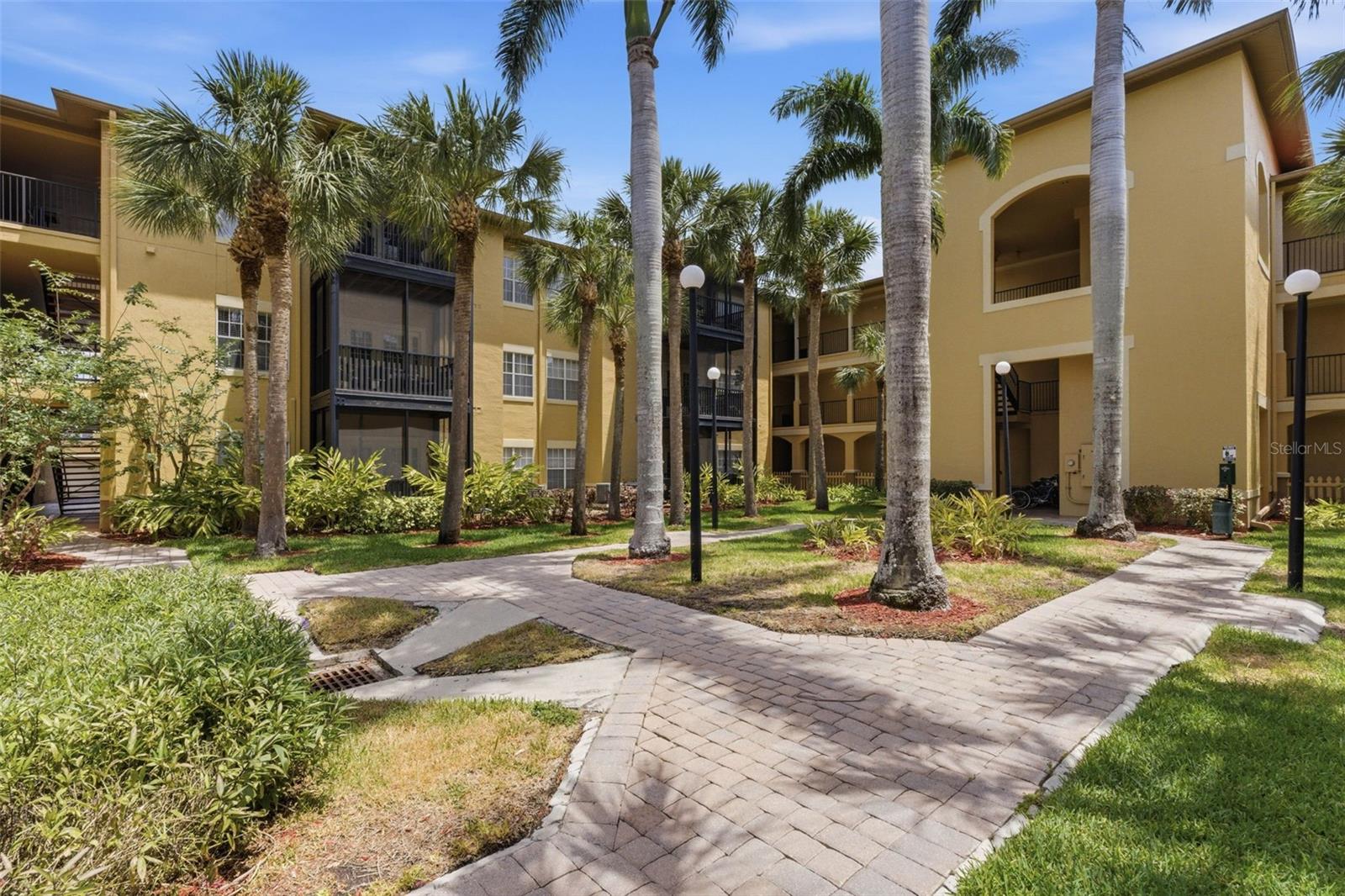 4333 BAYSIDE VILLAGE DR #102, TAMPA, FL, 33615
