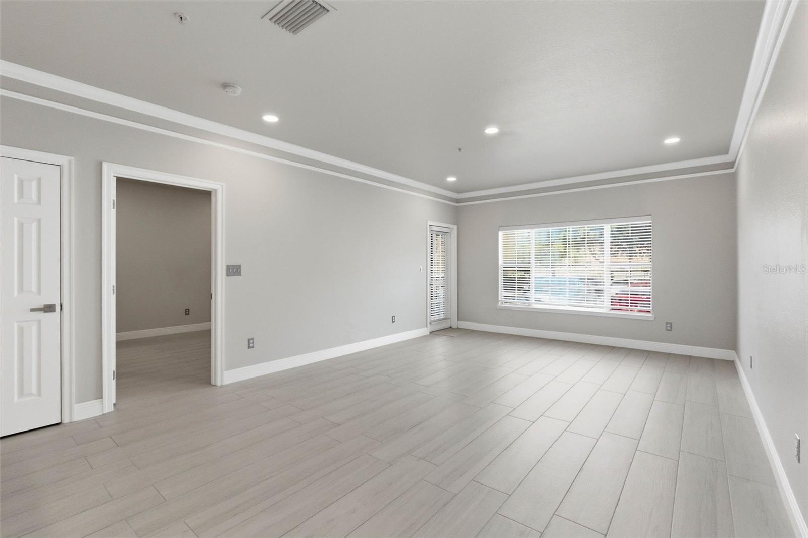 4333 BAYSIDE VILLAGE DR #102, TAMPA, FL, 33615