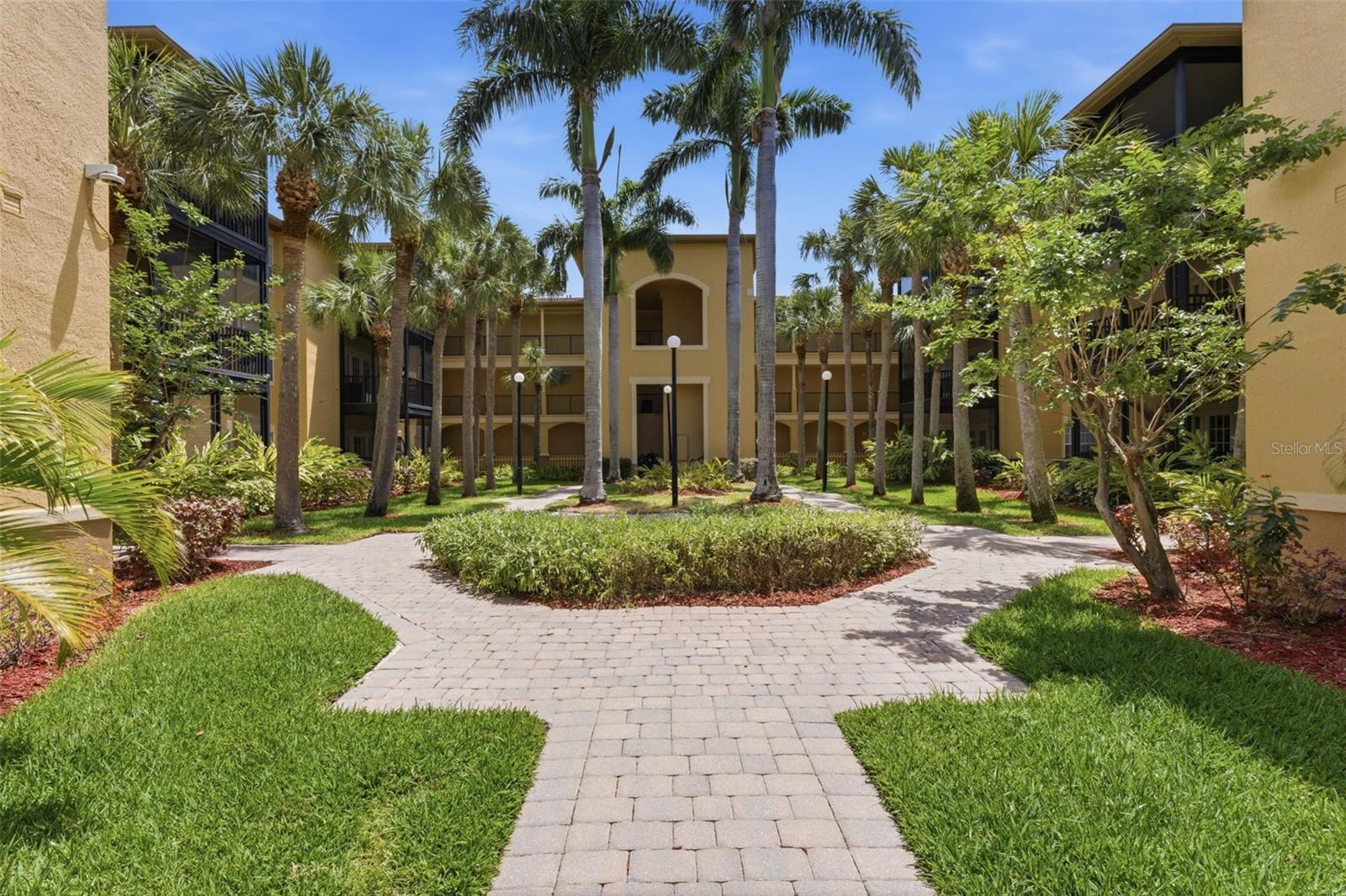 4333 BAYSIDE VILLAGE DR #102, TAMPA, FL, 33615