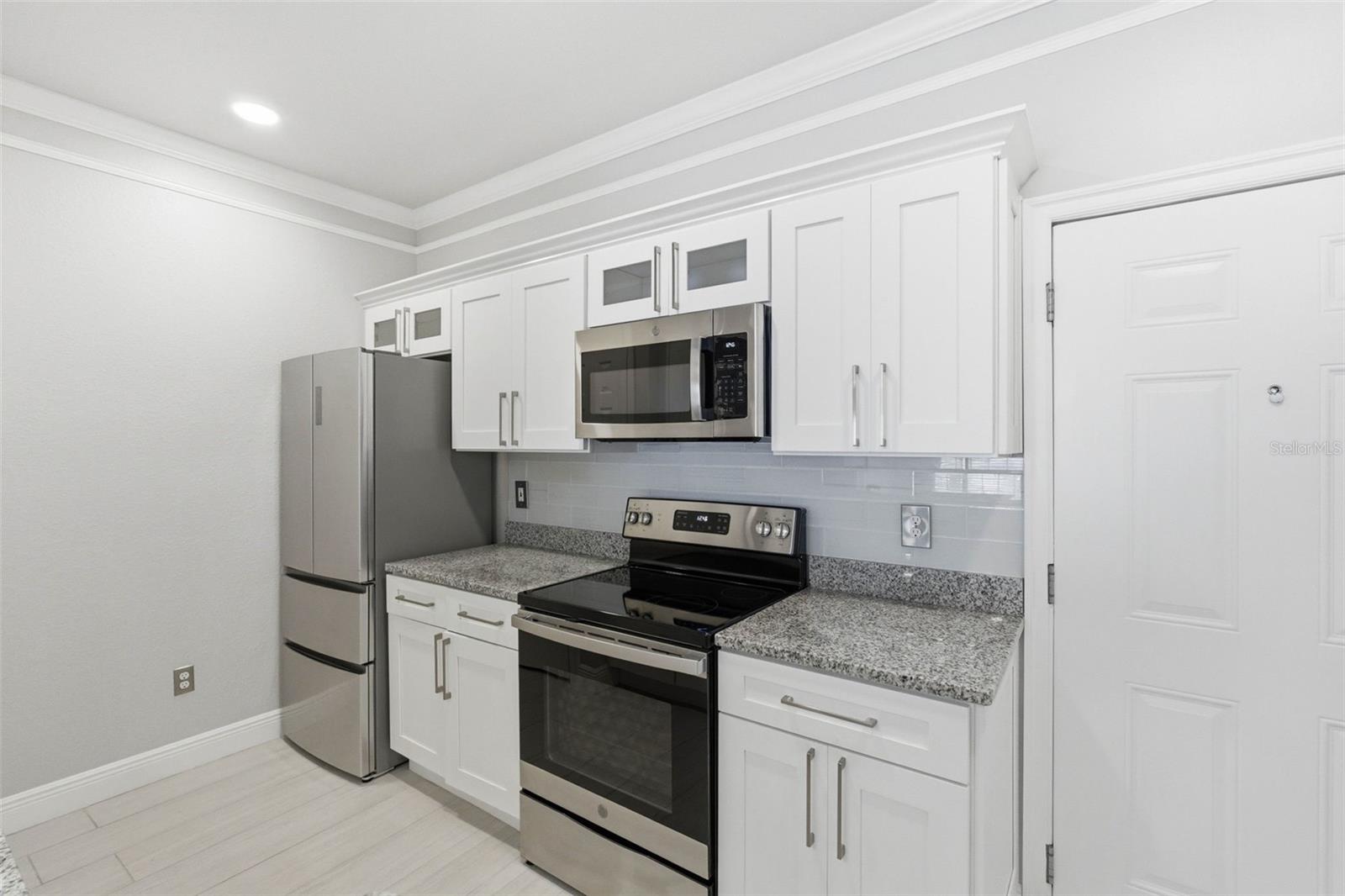 4333 BAYSIDE VILLAGE DR #102, TAMPA, FL, 33615