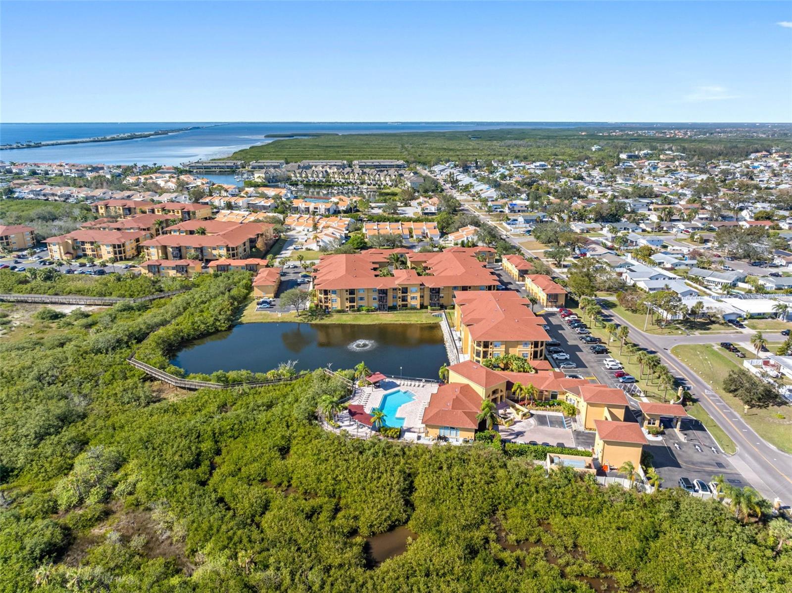 4333 BAYSIDE VILLAGE DR #102, TAMPA, FL, 33615