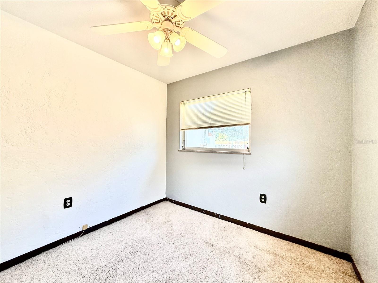 10862 VILLAGE GREEN AVE, SEMINOLE, FL, 33772