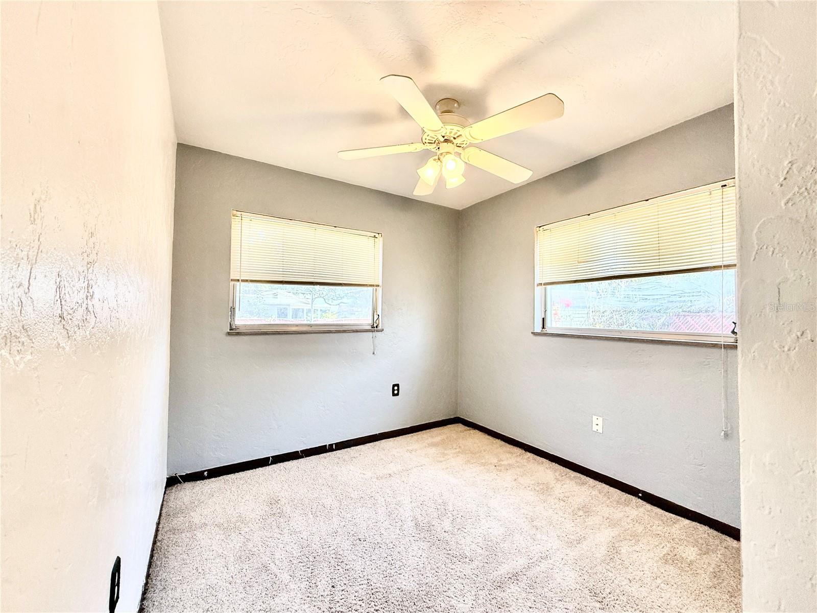 10862 VILLAGE GREEN AVE, SEMINOLE, FL, 33772