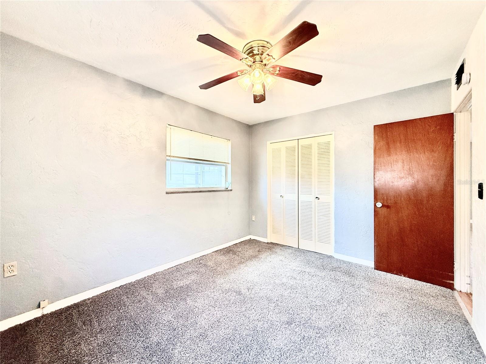10862 VILLAGE GREEN AVE, SEMINOLE, FL, 33772