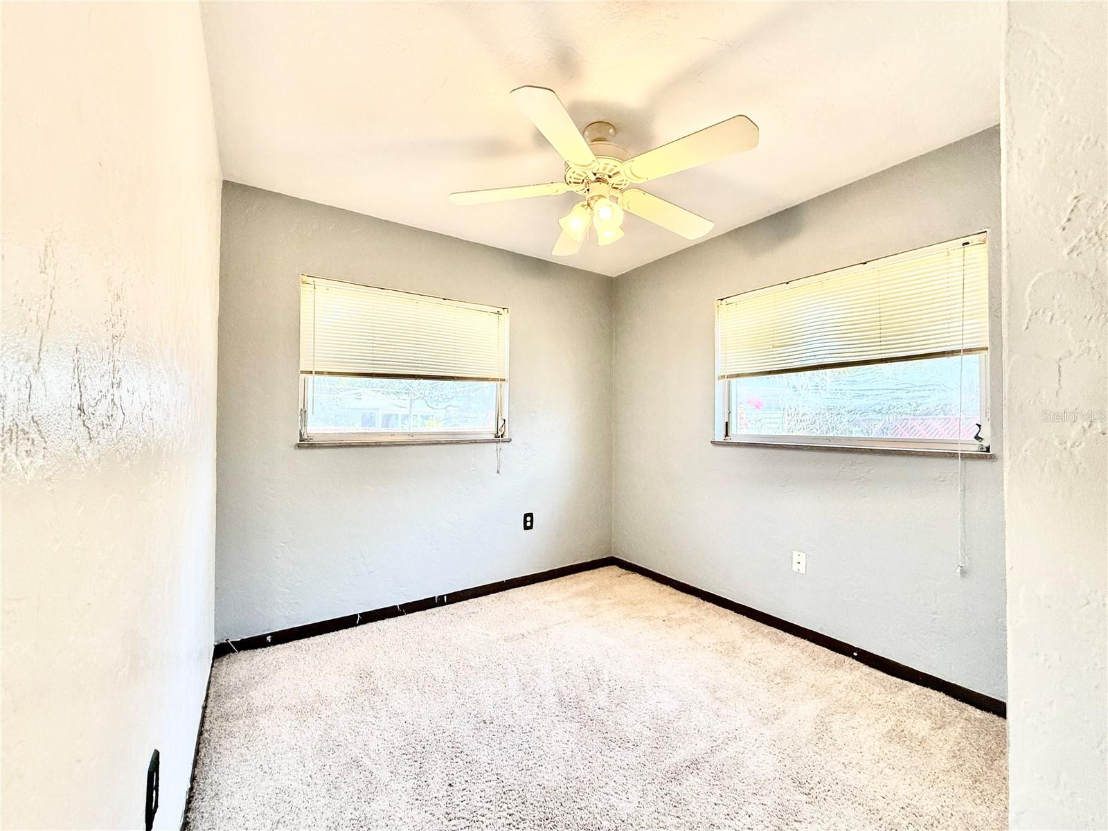 10862 VILLAGE GREEN AVE, SEMINOLE, FL, 33772