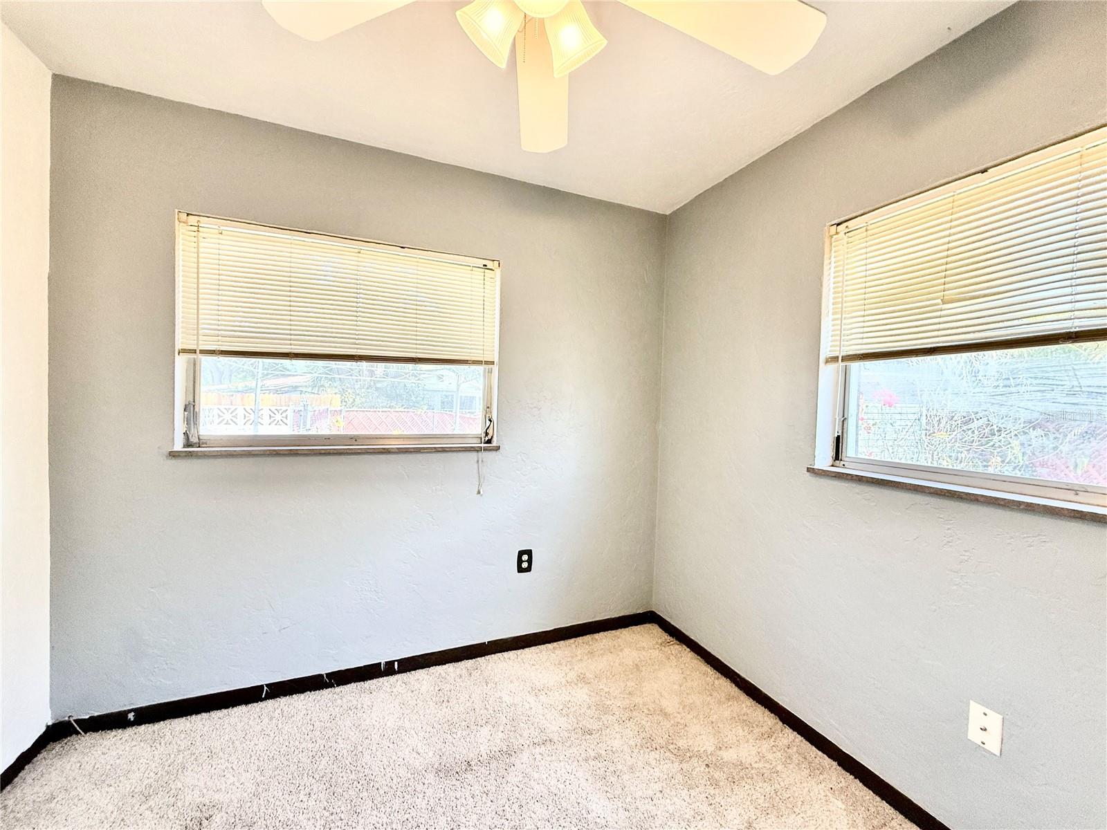 10862 VILLAGE GREEN AVE, SEMINOLE, FL, 33772