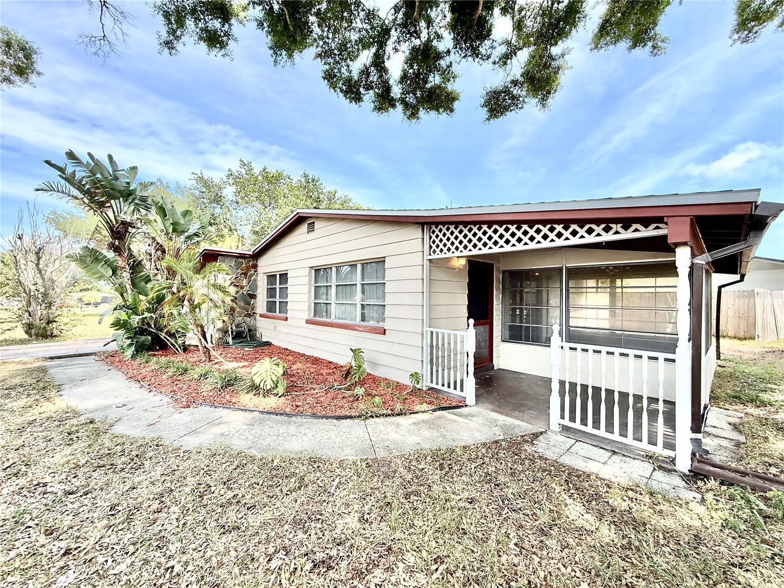 10862 VILLAGE GREEN AVE, SEMINOLE, FL, 33772