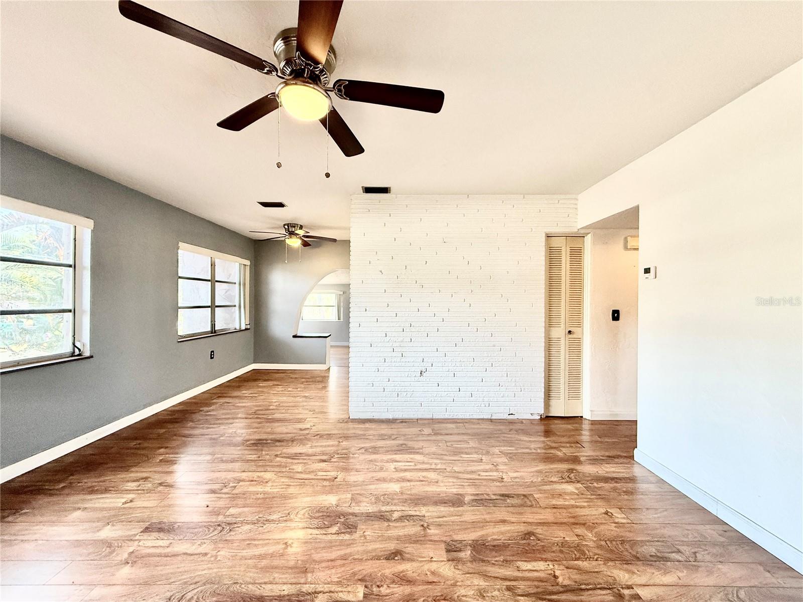 10862 VILLAGE GREEN AVE, SEMINOLE, FL, 33772