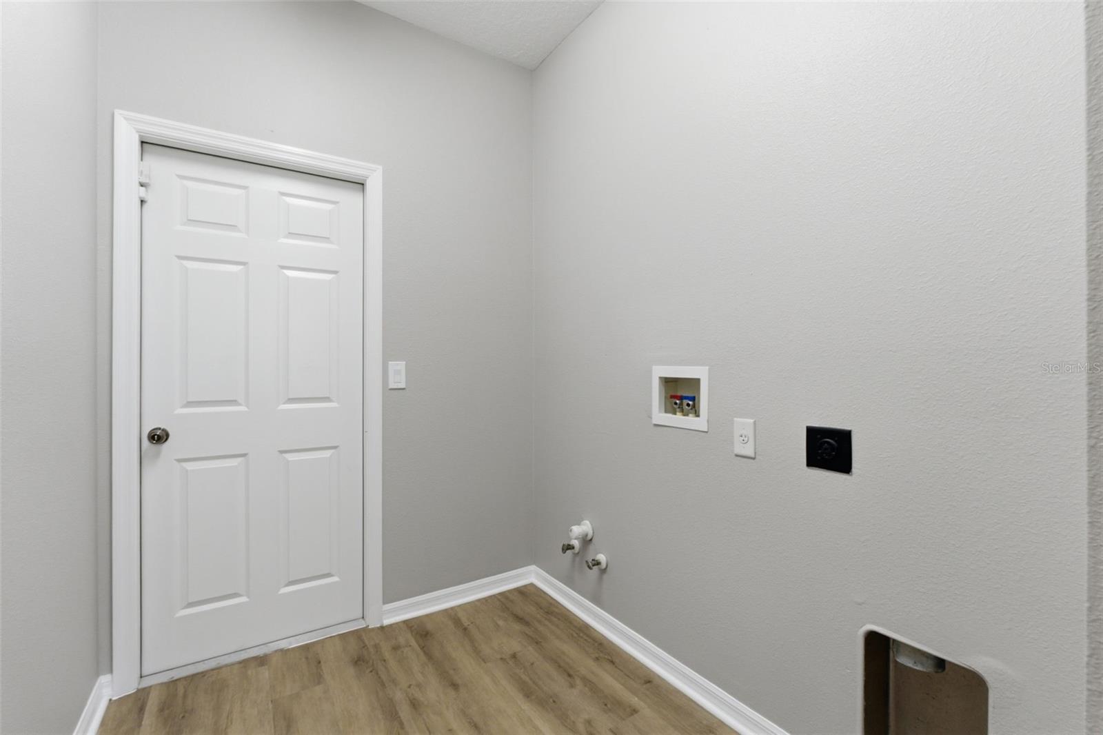 11070 LABRADOR DUCK RD, WEEKI WACHEE, FL, 34614
