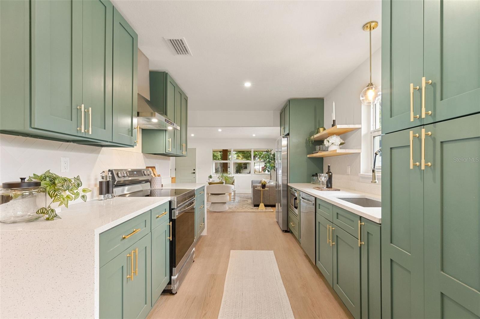 7042 DARTMOUTH AVE N, ST PETERSBURG, FL, 33710