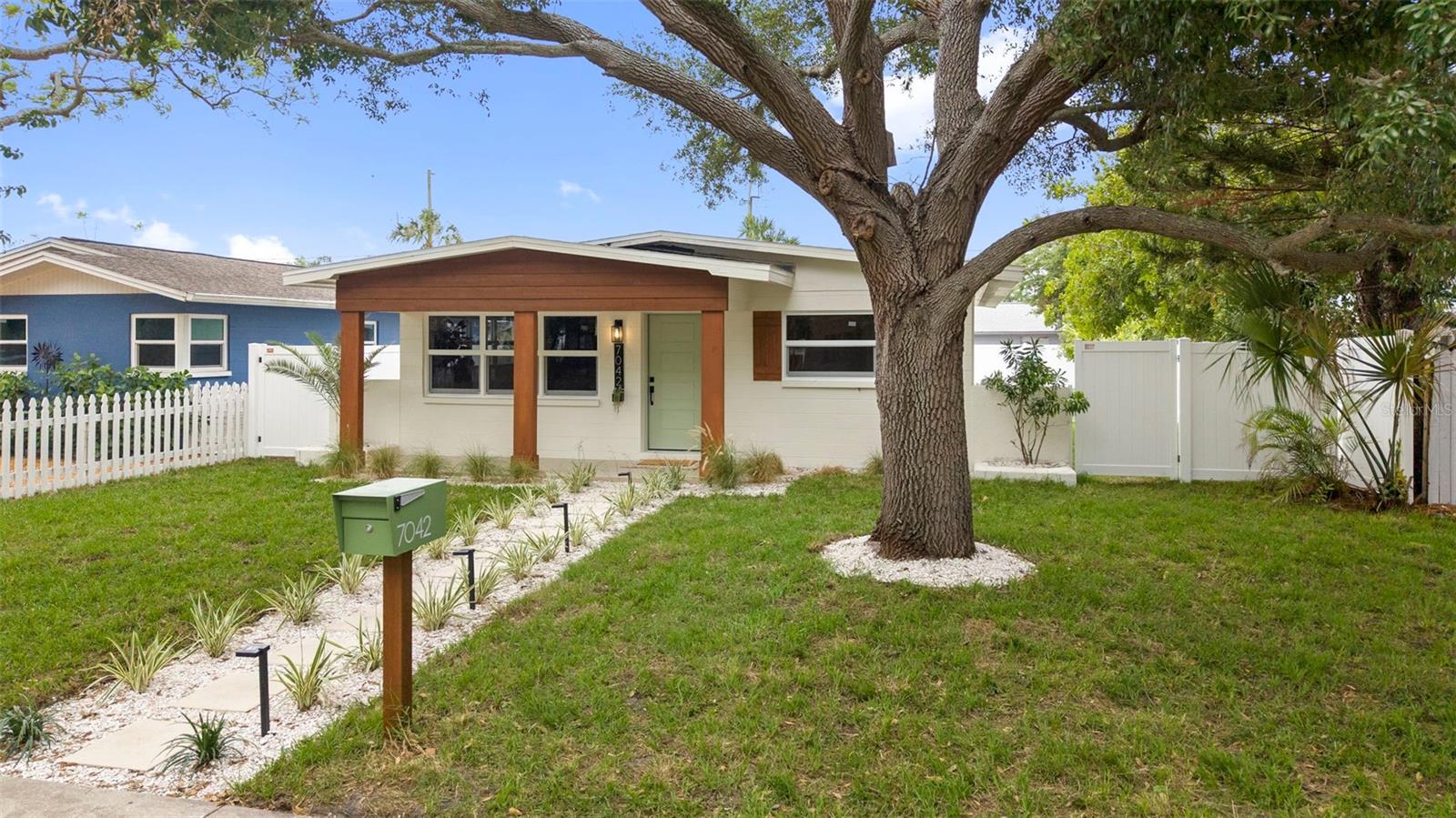 7042 DARTMOUTH AVE N, ST PETERSBURG, FL, 33710