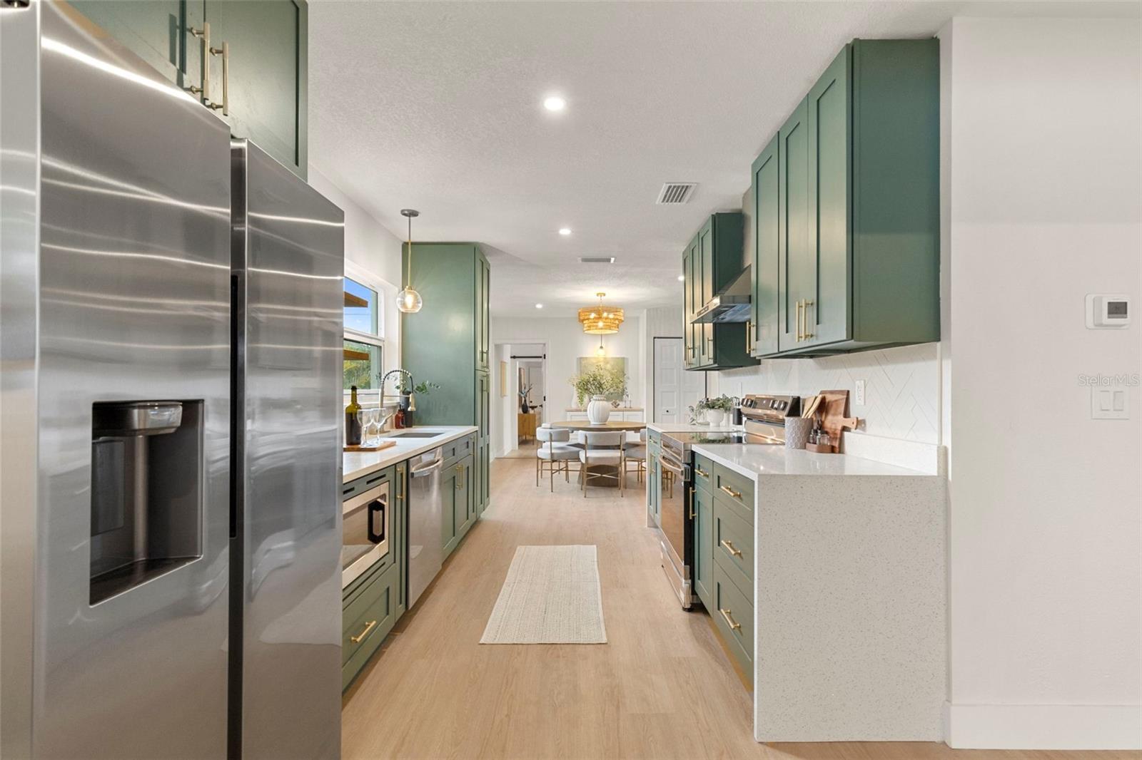 7042 DARTMOUTH AVE N, ST PETERSBURG, FL, 33710