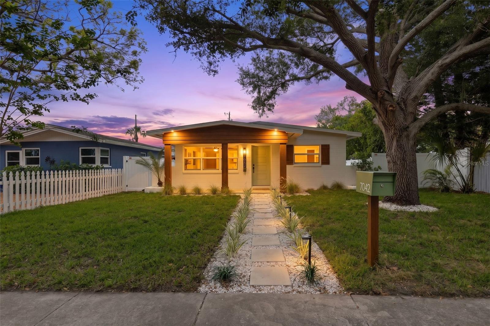 7042 DARTMOUTH AVE N, ST PETERSBURG, FL, 33710