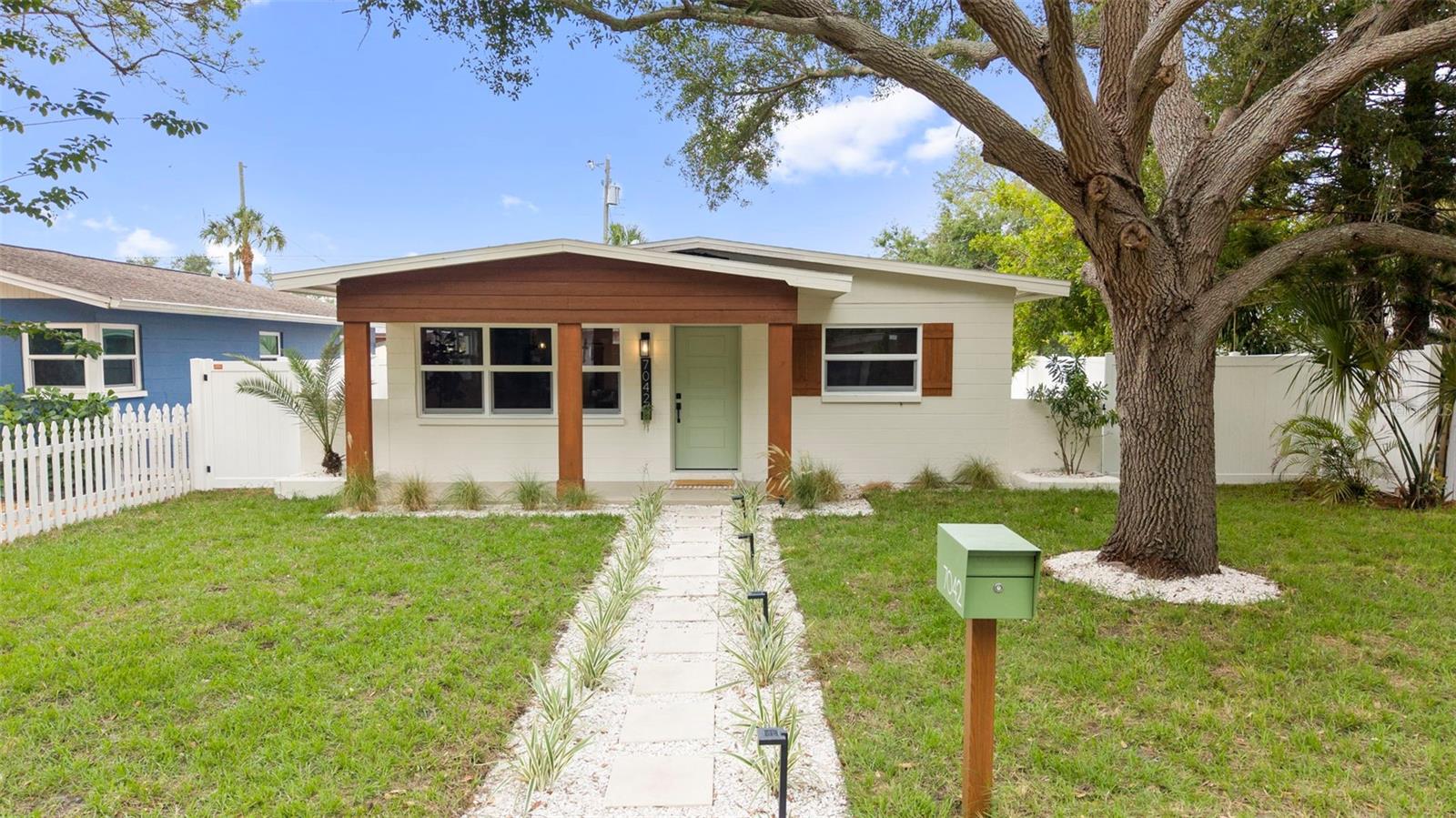 7042 DARTMOUTH AVE N, ST PETERSBURG, FL, 33710