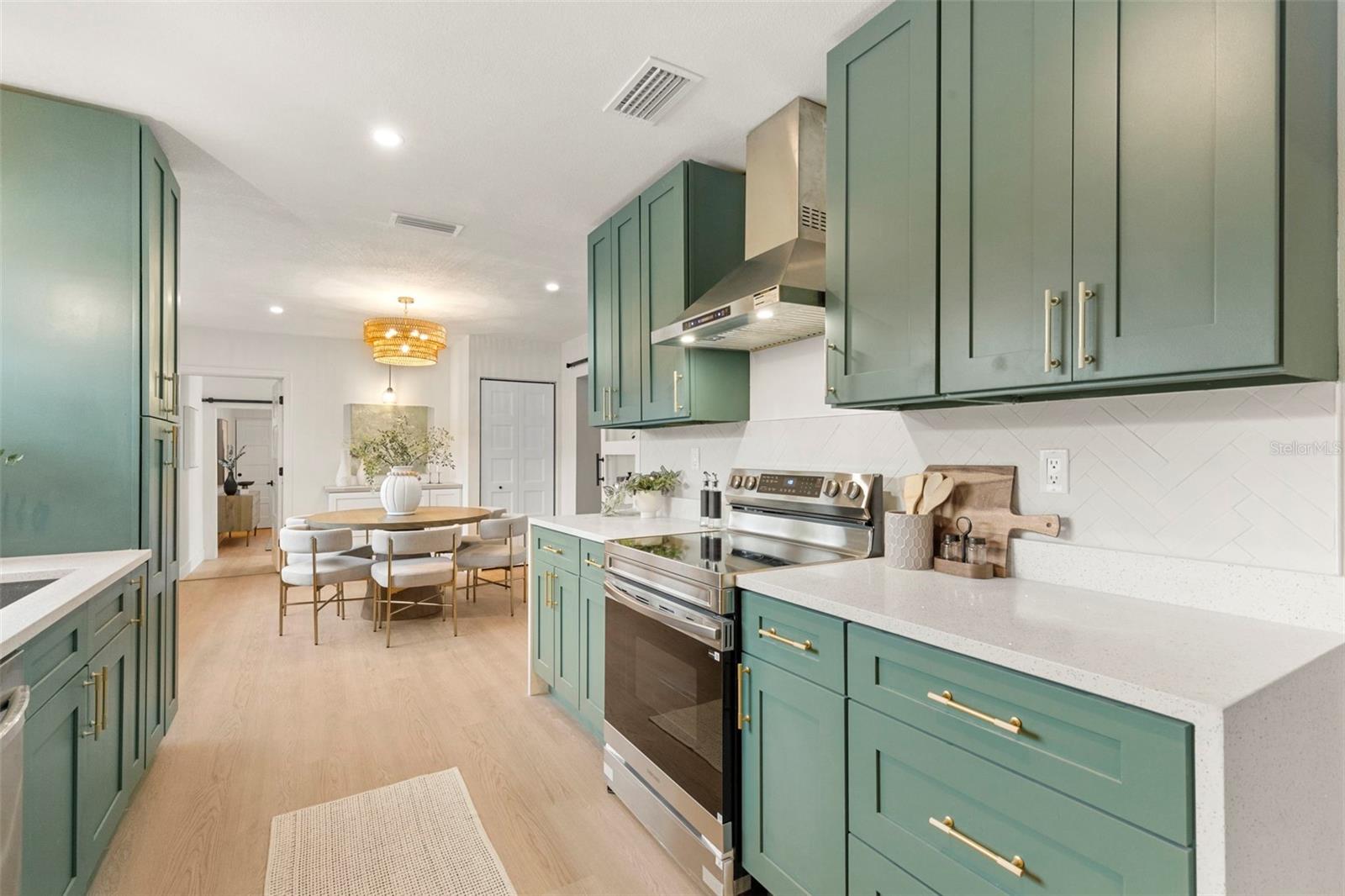 7042 DARTMOUTH AVE N, ST PETERSBURG, FL, 33710