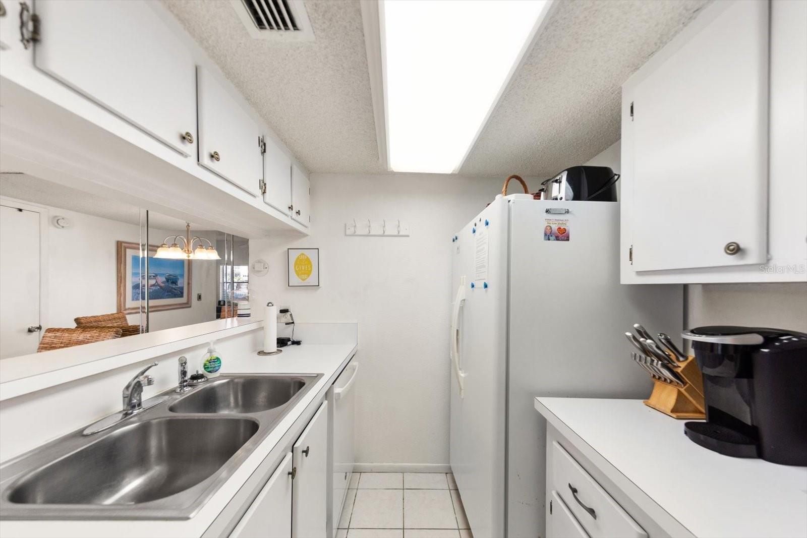 179 MEDALLION BLVD #H, MADEIRA BEACH, FL, 33708