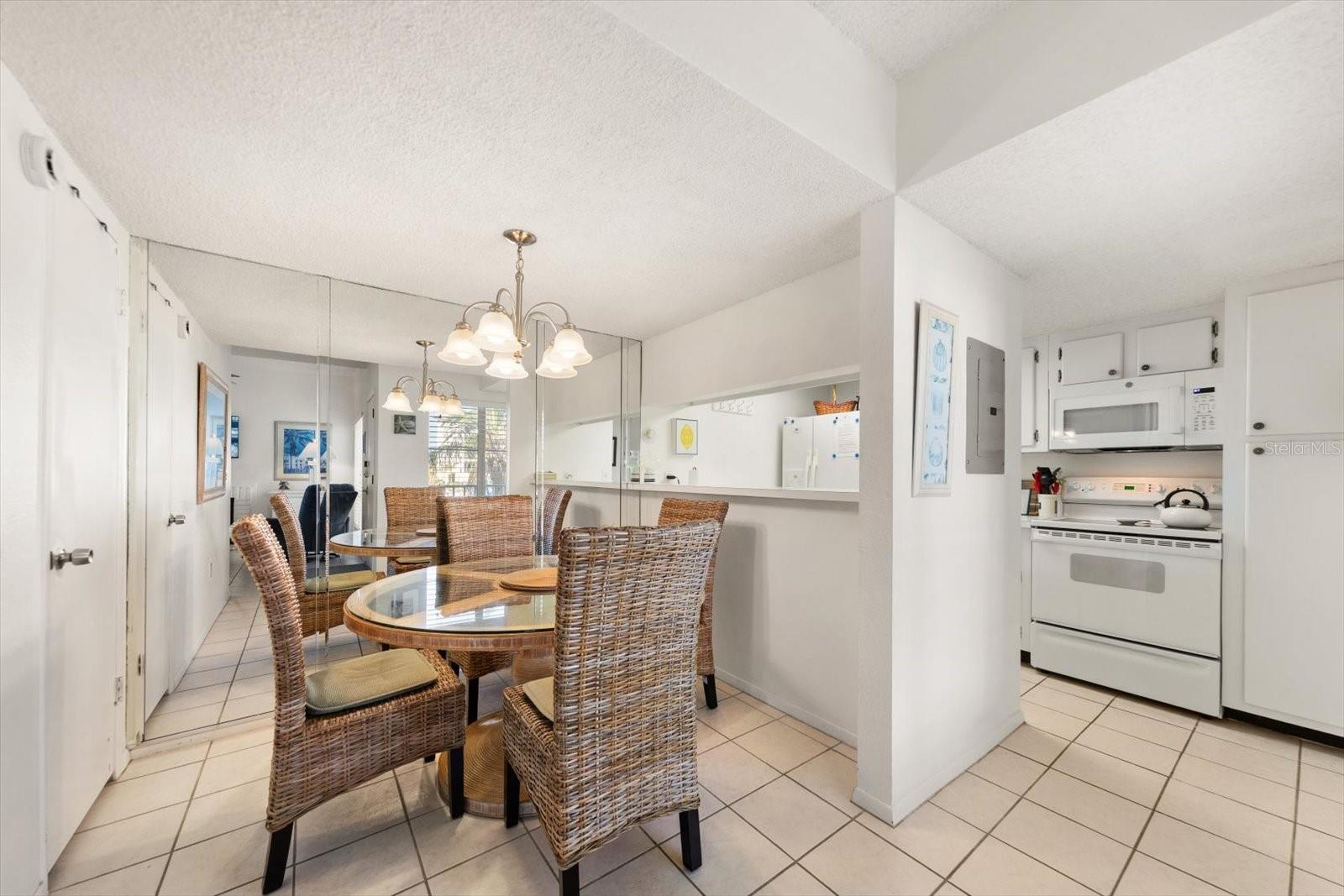 179 MEDALLION BLVD #H, MADEIRA BEACH, FL, 33708