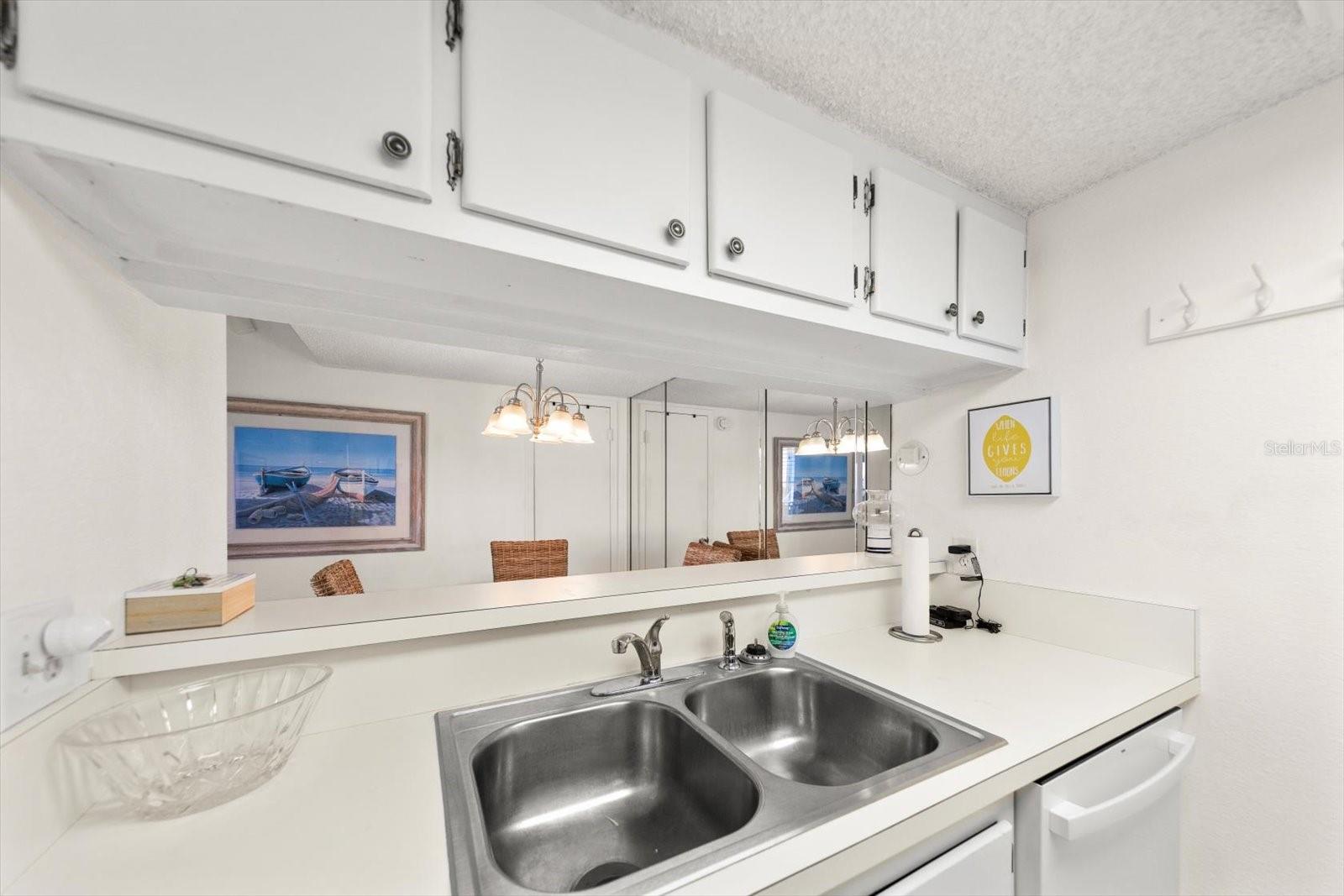 179 MEDALLION BLVD #H, MADEIRA BEACH, FL, 33708