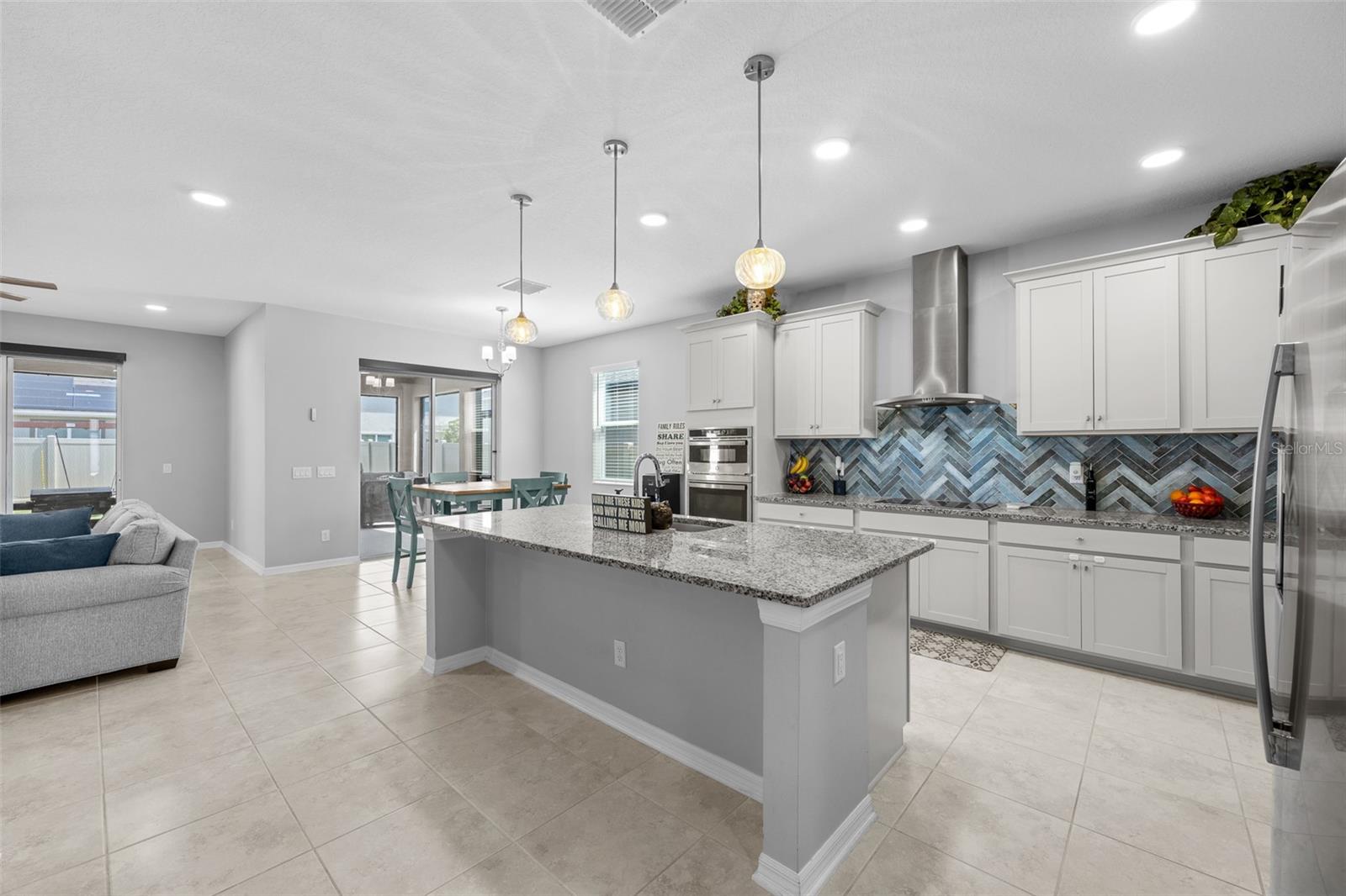 31823 SAPNA CHIME DR, WESLEY CHAPEL, FL, 33545