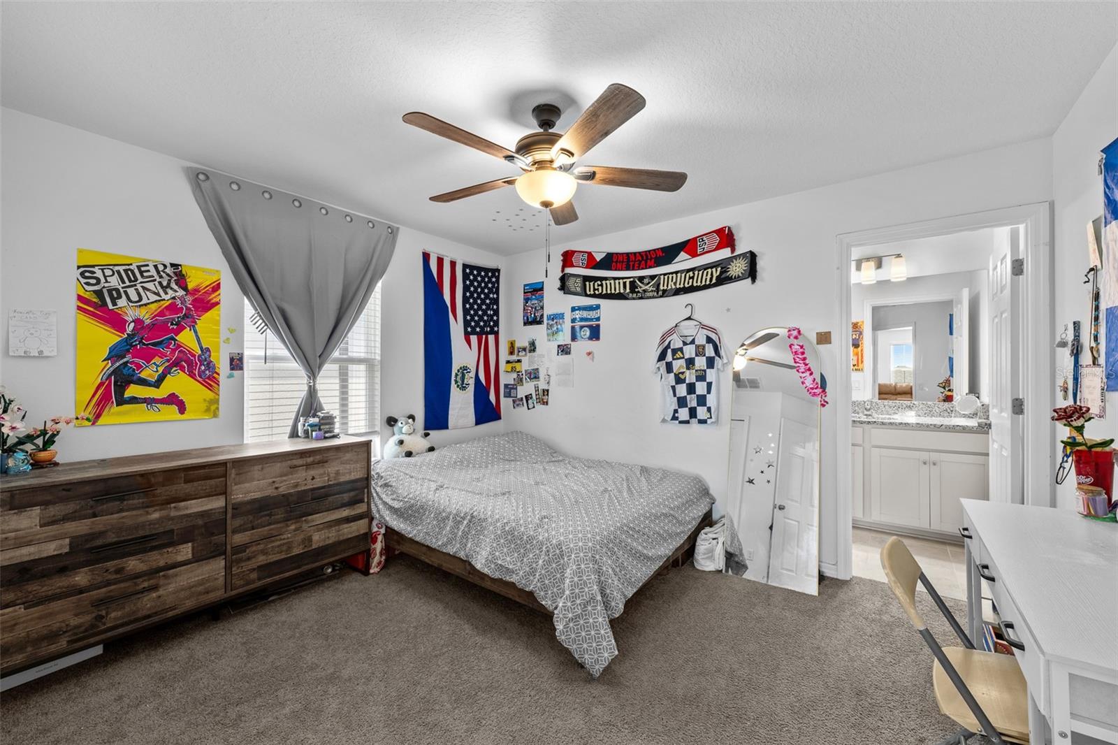 31823 SAPNA CHIME DR, WESLEY CHAPEL, FL, 33545