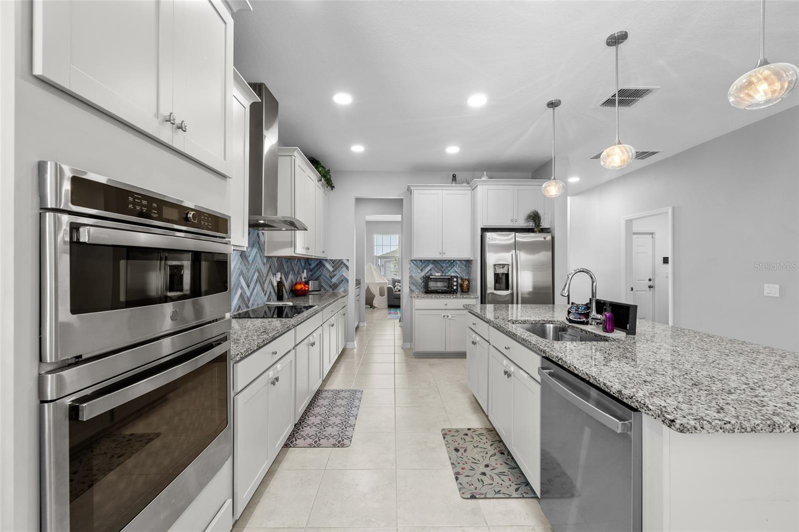 31823 SAPNA CHIME DR, WESLEY CHAPEL, FL, 33545