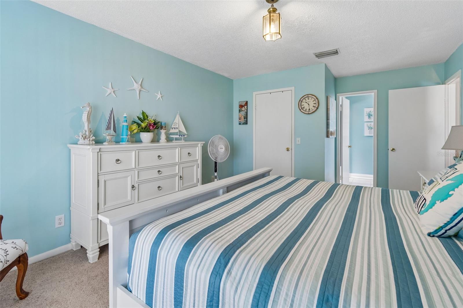 9702 LITTLE POND WAY, TAMPA, FL, 33647