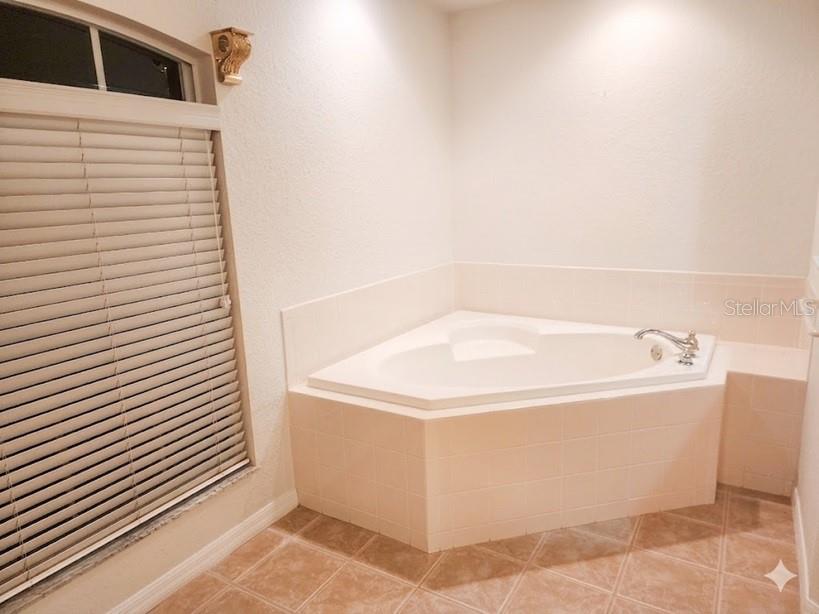 8 THE VILLAGE BLVD, WINTER HAVEN, FL, 33880