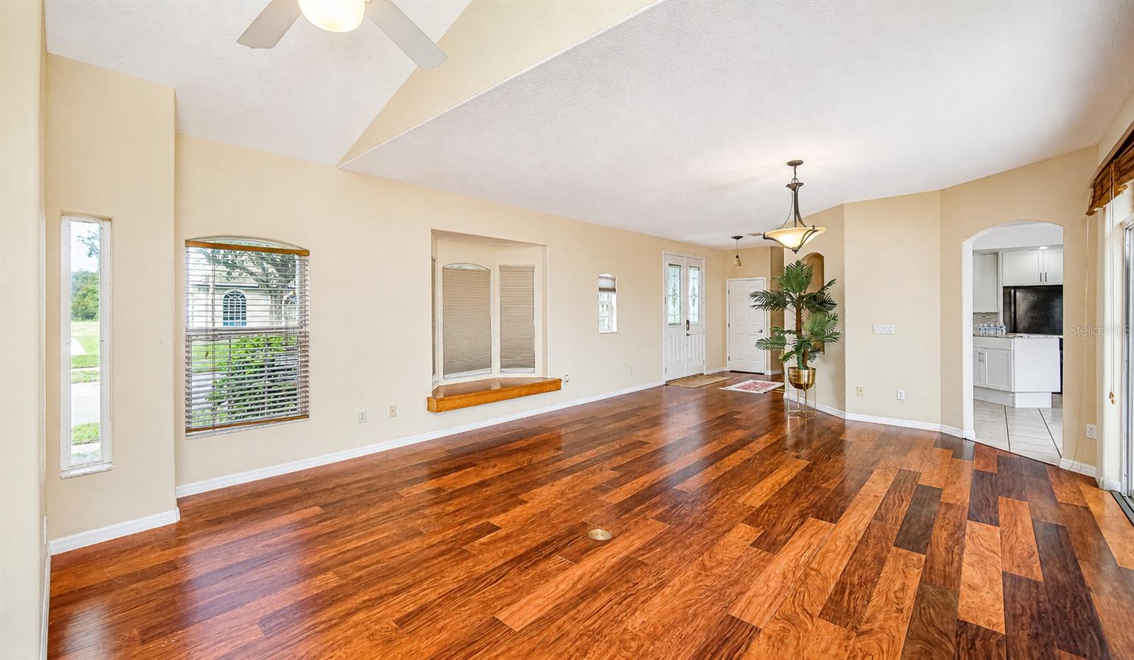 357 FAIRWAY POINTE CIR, ORLANDO, FL, 32828