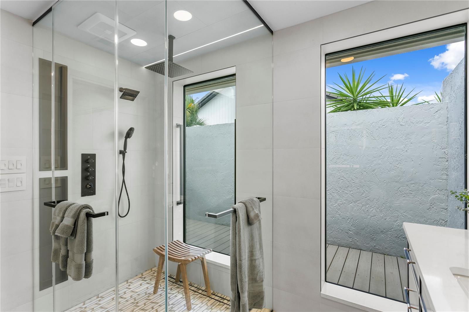 7016 PELICAN ISLAND DR, TAMPA, FL, 33634