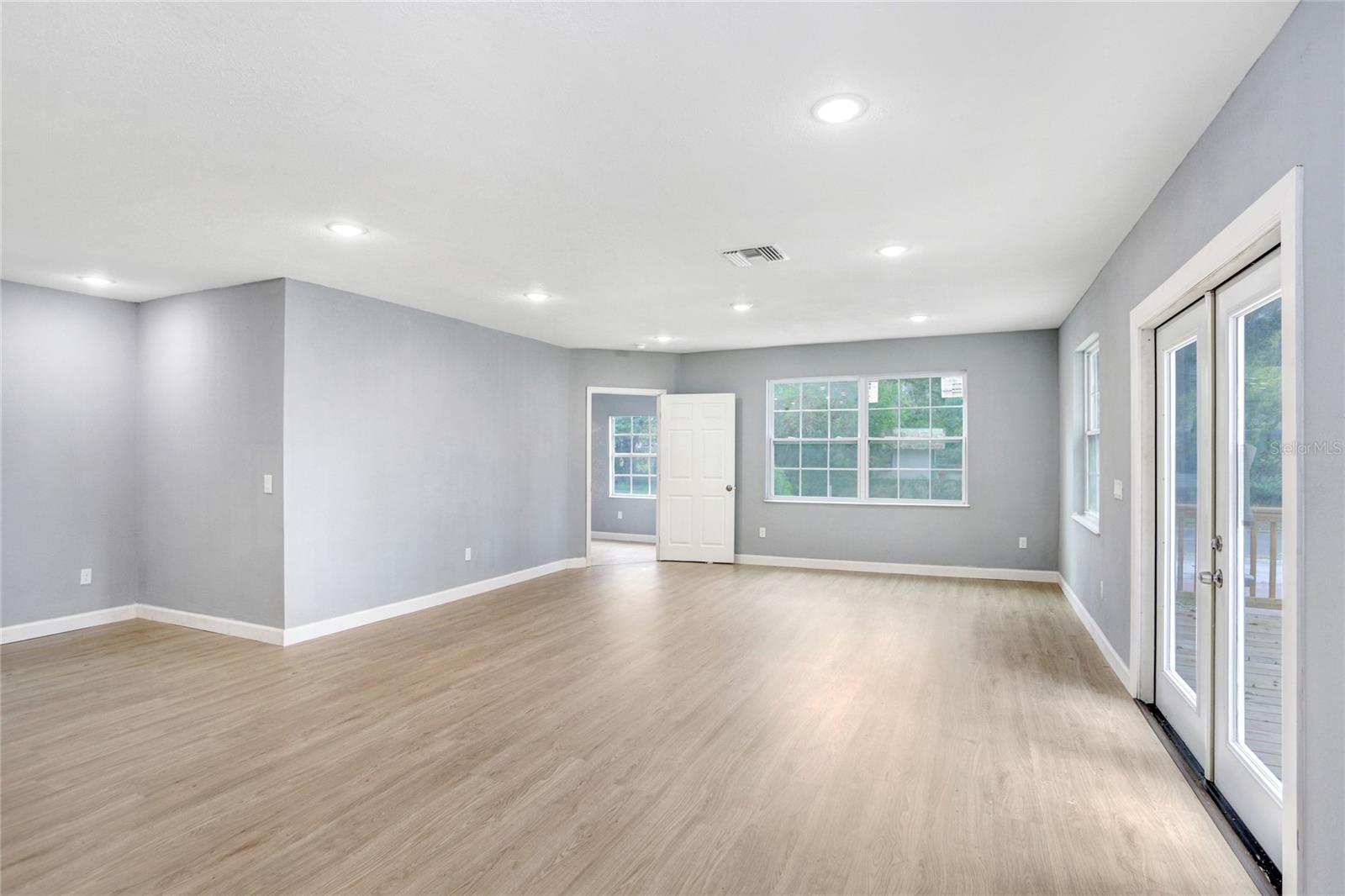 310 S DELANEY AVE, AVON PARK, FL, 33825
