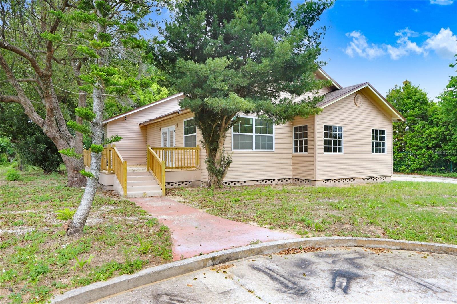 310 S DELANEY AVE, AVON PARK, FL, 33825
