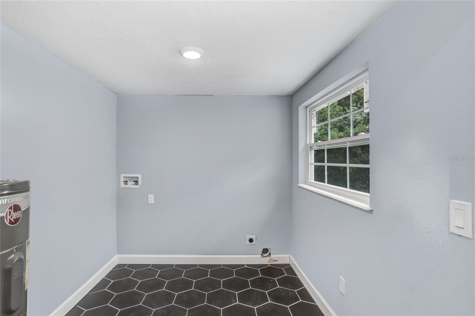 310 S DELANEY AVE, AVON PARK, FL, 33825