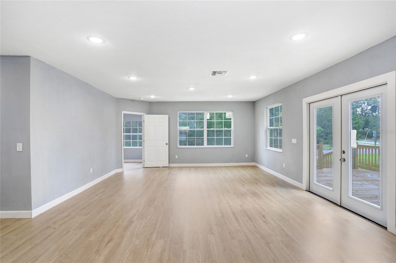 310 S DELANEY AVE, AVON PARK, FL, 33825