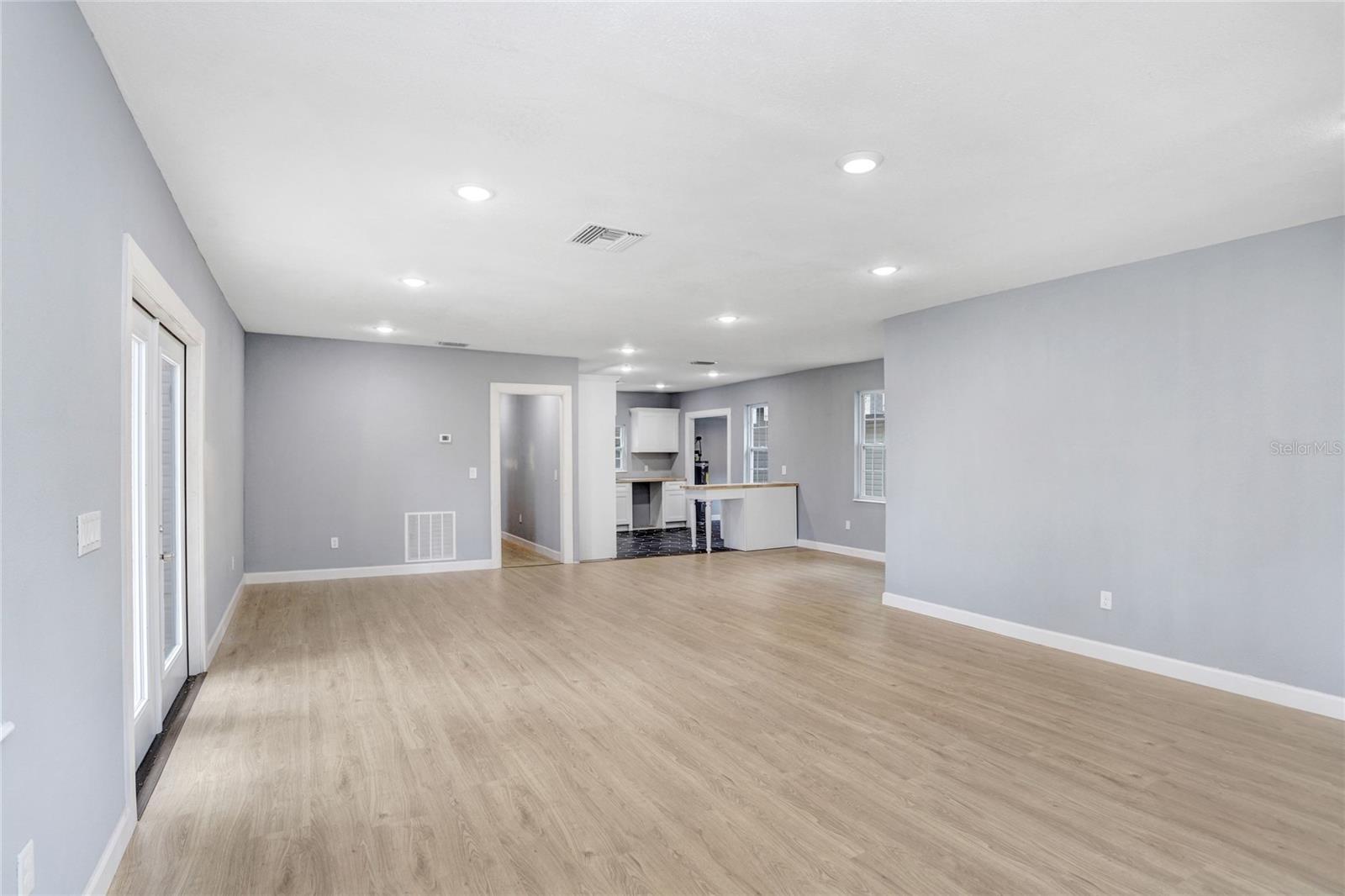 310 S DELANEY AVE, AVON PARK, FL, 33825