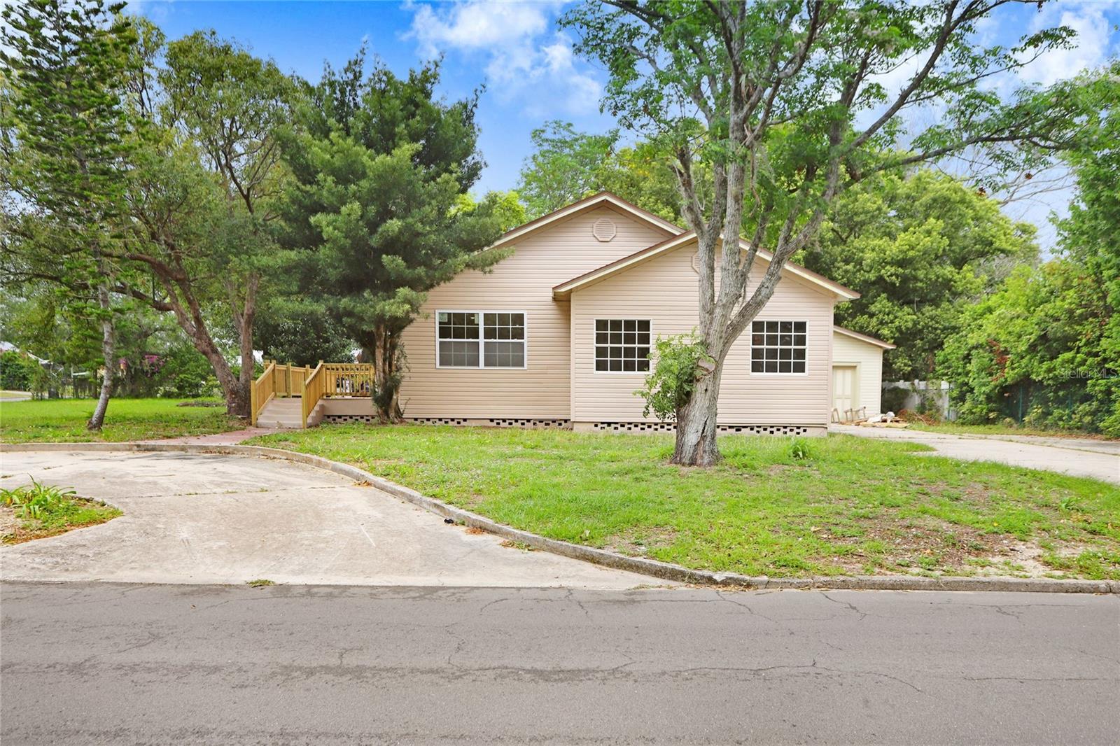 310 S DELANEY AVE, AVON PARK, FL, 33825